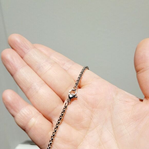 Brand New Gold Rhinestone Storm Sign Silver Necklace - Picture 5 of 7